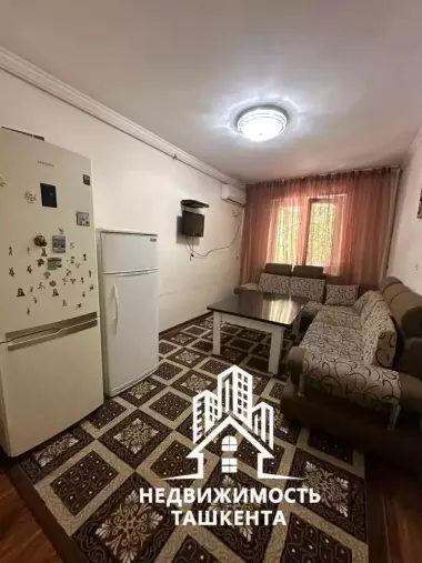 Продаётся 8комнатная квартира в Яккасарайском районе
