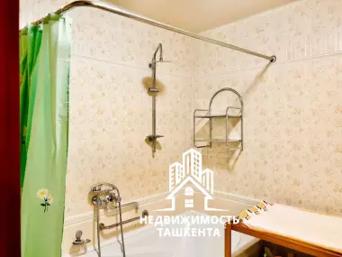 Продаётся 5-комнатная квартира на Госпиталке