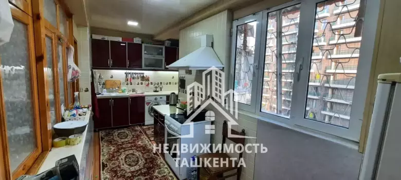 Продаётся 4-комнатная квартира в Мирабадском районе