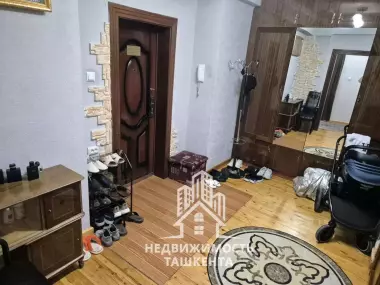Продаётся 4-комнатная квартира в Мирабадском районе