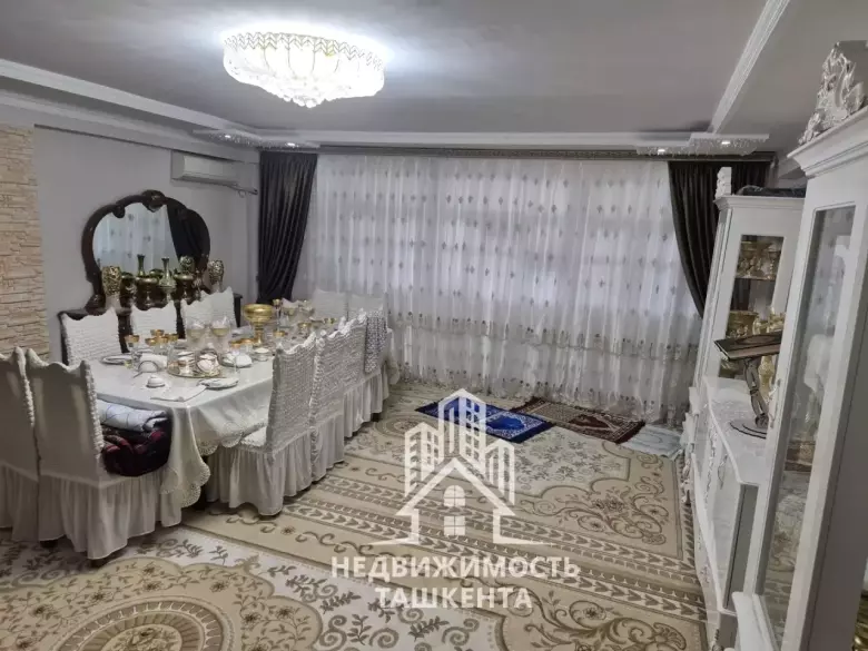 Продаётся 4-комнатная квартира в Мирабадском районе