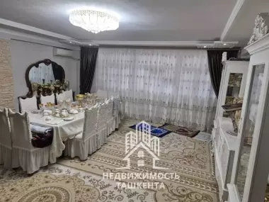 Продаётся 4-комнатная квартира в Мирабадском районе