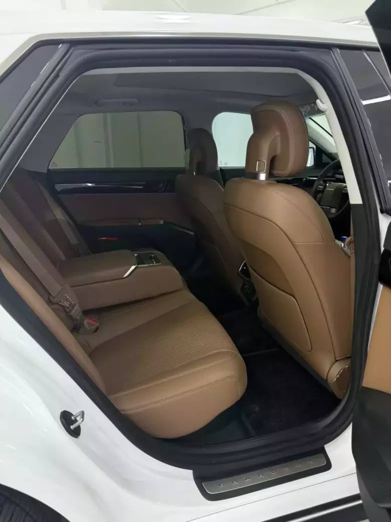 Hyundai Grandeur Callugraphy