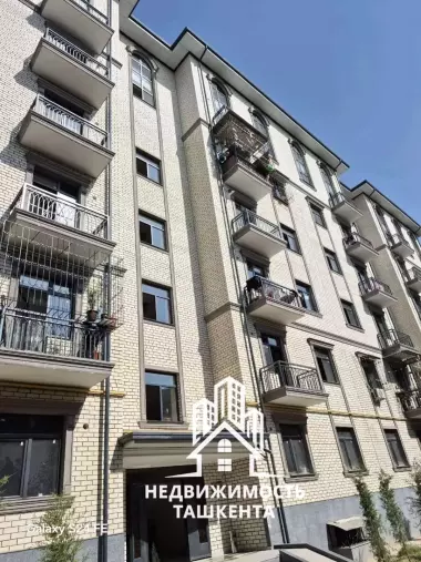 Продаётся 3-комнатная коробка в Сергели 1