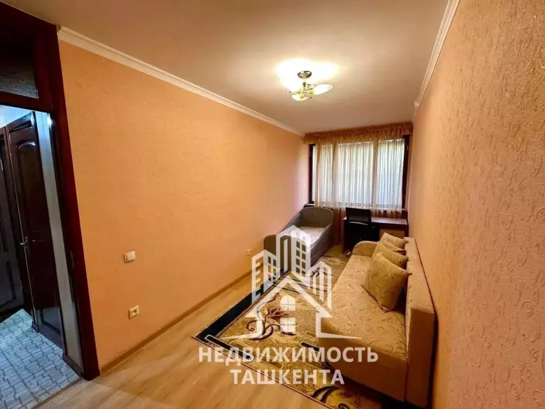 Продаётся 4-комнатная квартира на Ц-1
