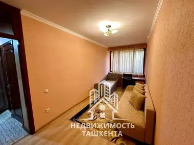 Продаётся 4-комнатная квартира на Ц-1