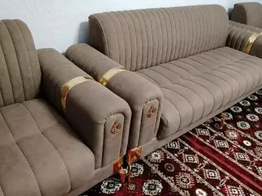 Yumshoq mebel sotiladi