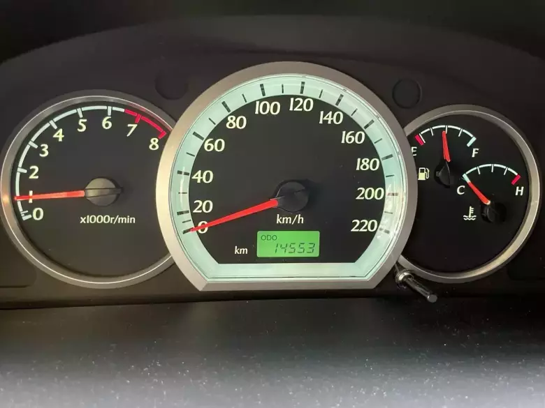 Продается своя Chevrolet Gentra (2 поз). Пробег 14 000 тысяч км. Реальный!