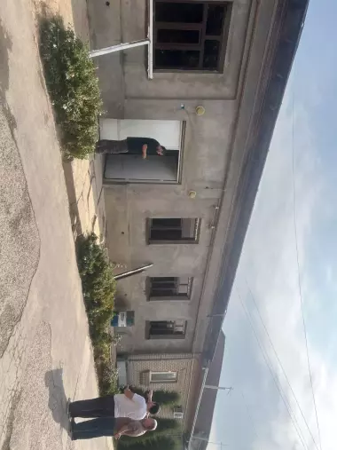 8 sotixli, 8 000 m² maydonli shinam uy sotiladi