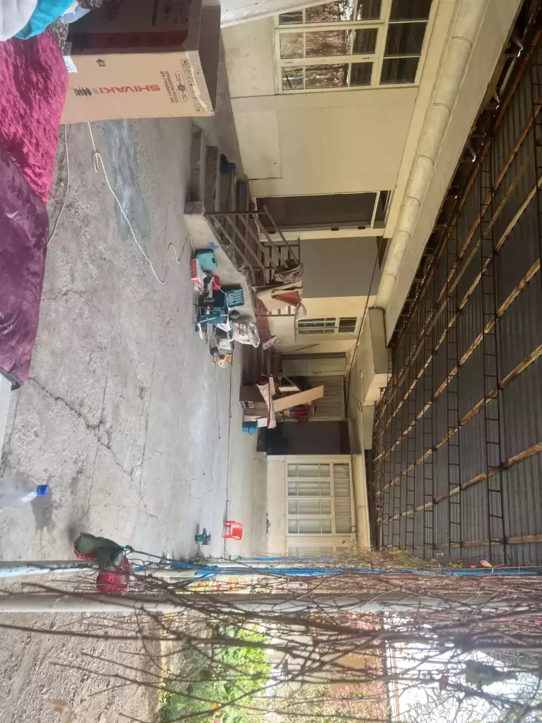 8 sotixli, 8 000 m² maydonli shinam uy sotiladi