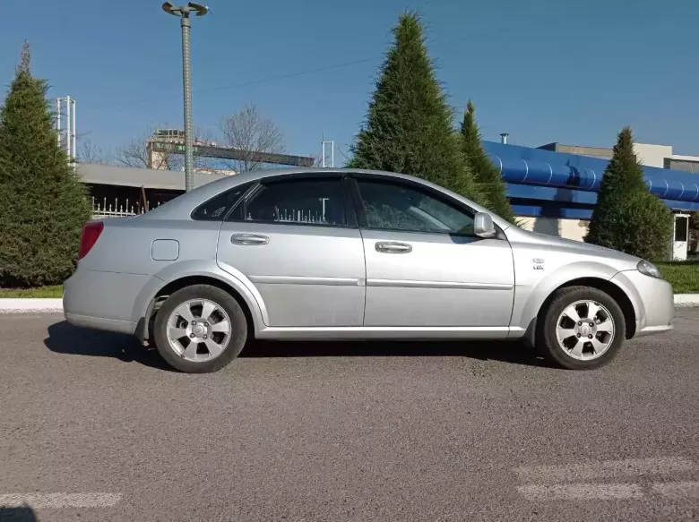 Продается своя Chevrolet Gentra (2 поз). Пробег 14 000 тысяч км. Реальный!