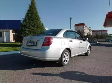 Продается своя Chevrolet Gentra (2 поз). Пробег 14 000 тысяч км. Реальный!