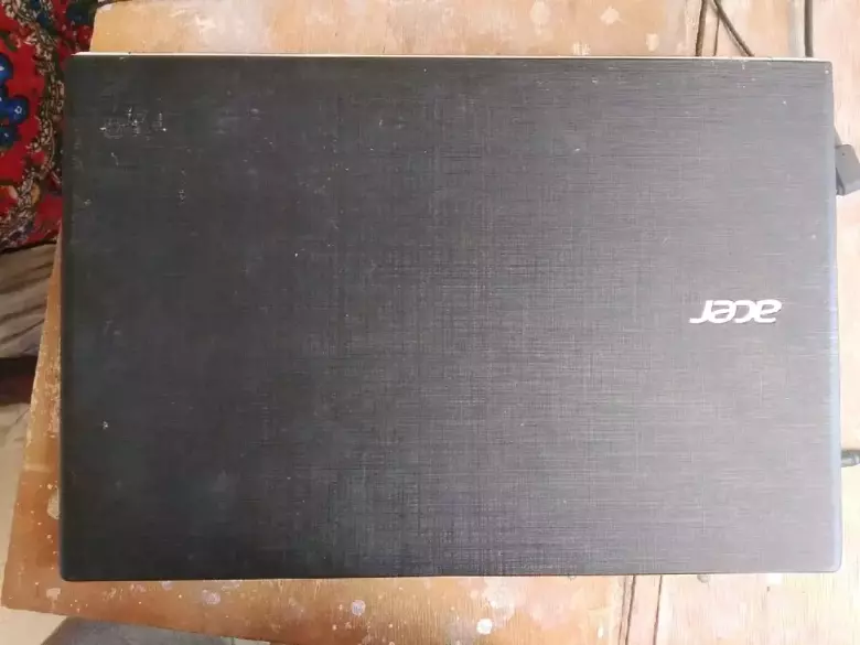 aser aspire, Intel seleron, NVIDIA 9200M, 128gb SSD 512gb HDD, 8gb ram