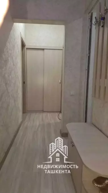 Продаётся 2-комнатная на Шахристанском