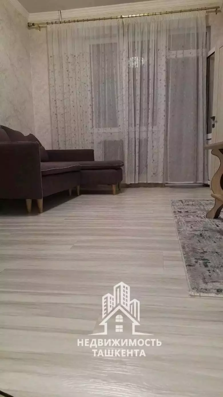 Продаётся 2-комнатная на Шахристанском