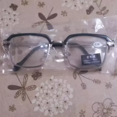 Очки для далнозоркости и близорукости.