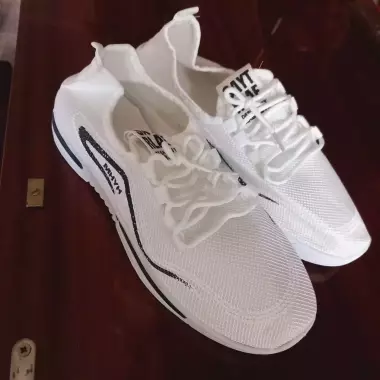 Кросовки мужские и женские.