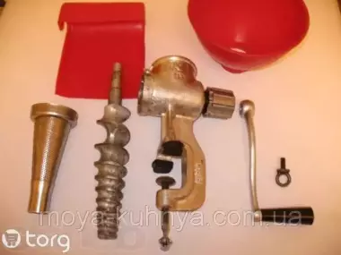 Механическая шнековая чугунная соковыжималка (СССР) 70-80 г.
