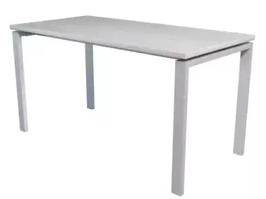 Стол из белого дерева