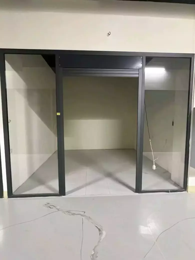 Doʻkon sotiladi Ibn Sino savdo markazida