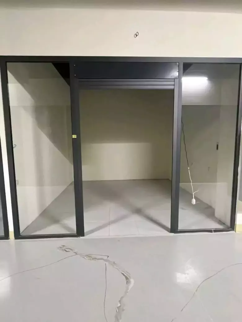 Doʻkon sotiladi Ibn Sino savdo markazida