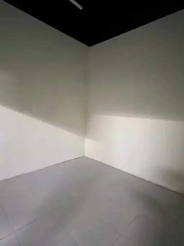 Doʻkon sotiladi Ibn Sino savdo markazida