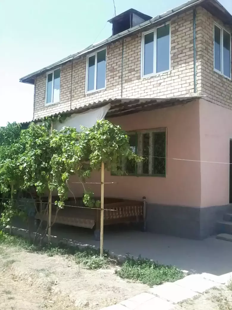 11 соток с Большим домом 2 этажа 255 кв.метра