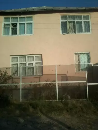 Продаю земельный участок 11 соток с Большим домом 2 этажа 255 кв.метра