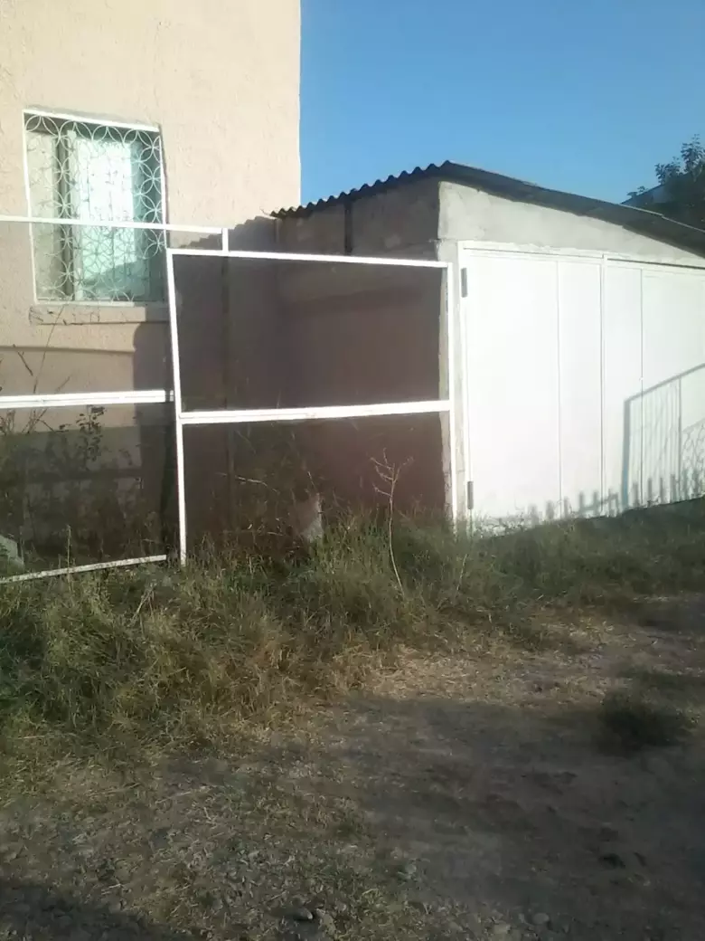 Продаю земельный участок 11 соток с Большим домом 2 этажа 255 кв.метра