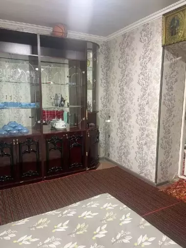 Toshkent viloyati Yuqori Chirchiq tumani Iyk otada 3 xona 8 sotix hovli sotiladi