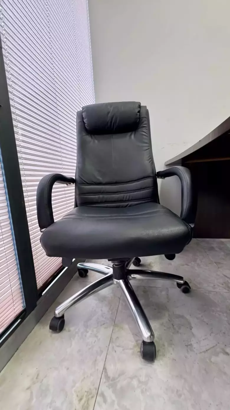 Директорское кожаное кресло!