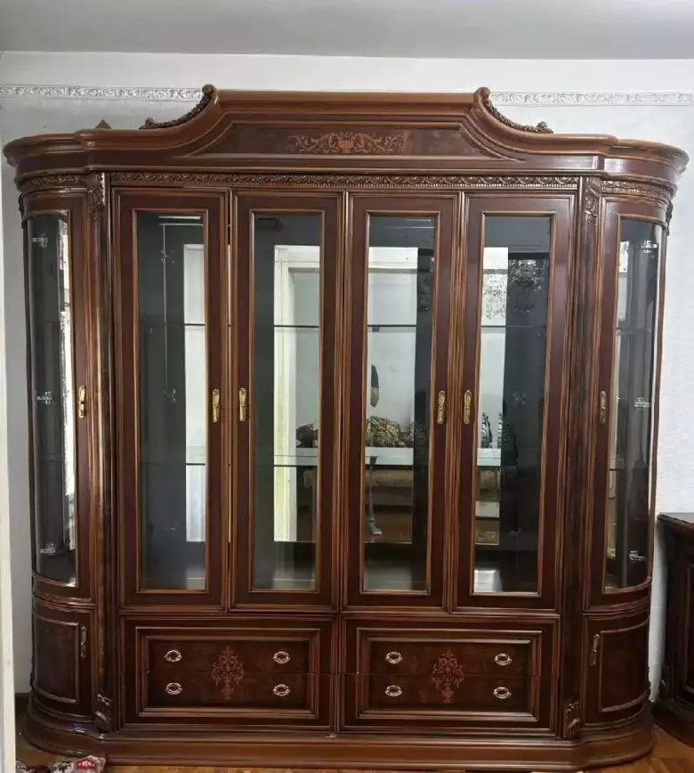 Продаётся срочно стенка!