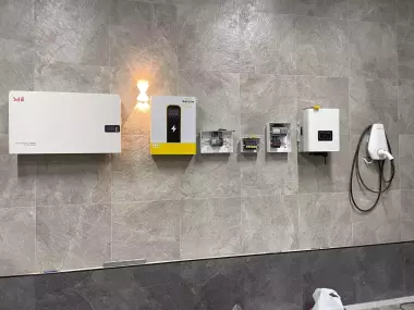 sifatlli quyosh panellari, inventorlar akkumulyatorlar