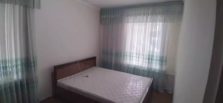 Продам квартиру 3/2/4 Ц-13 улАбая метроА.Навои