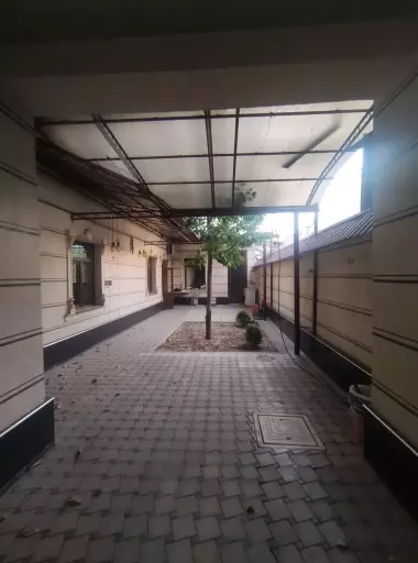 2-этажный дом+подвальчик 2-сотки 6-комнат заезд для машины.