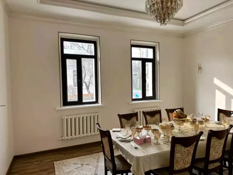 Угловой дом на Никитина 3-сотки 5-комнат.