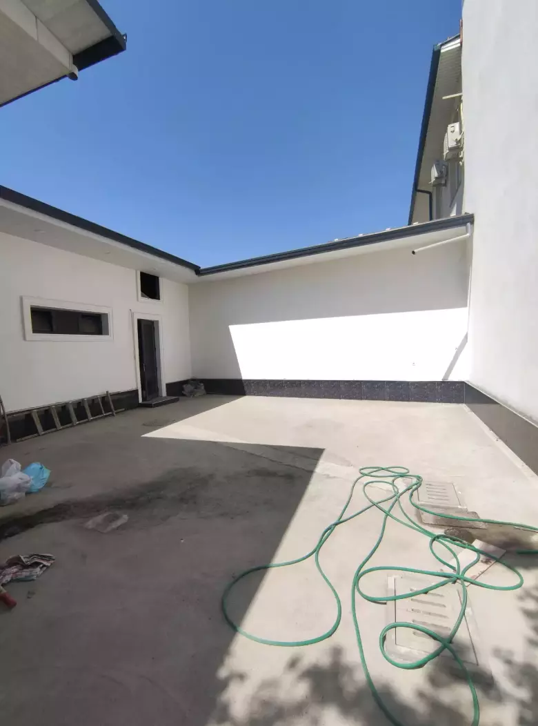 Угловой дом на Никитина 3-сотки 5-комнат.