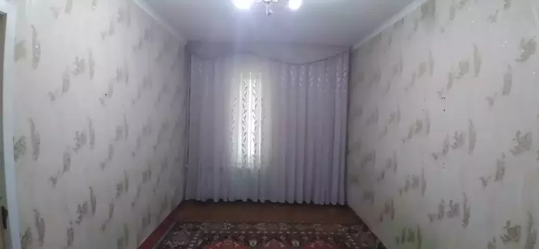 Продам квартиру 3/2/4 Ц-13 улАбая метроА.Навои