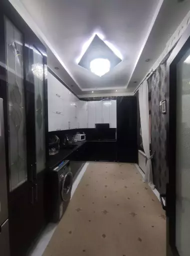 2-этажный дом+подвальчик 2-сотки 6-комнат заезд для машины.