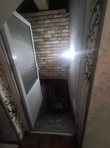 2-этажный дом+подвальчик 2-сотки 6-комнат заезд для машины.