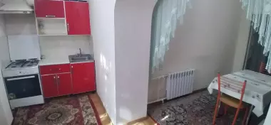 Продам квартиру 3/2/4 Ц-13 улАбая метроА.Навои