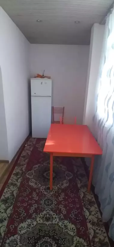 Продам квартиру 3/2/4 Ц-13 улАбая метроА.Навои