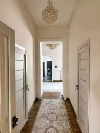 Угловой дом на Никитина 3-сотки 5-комнат.