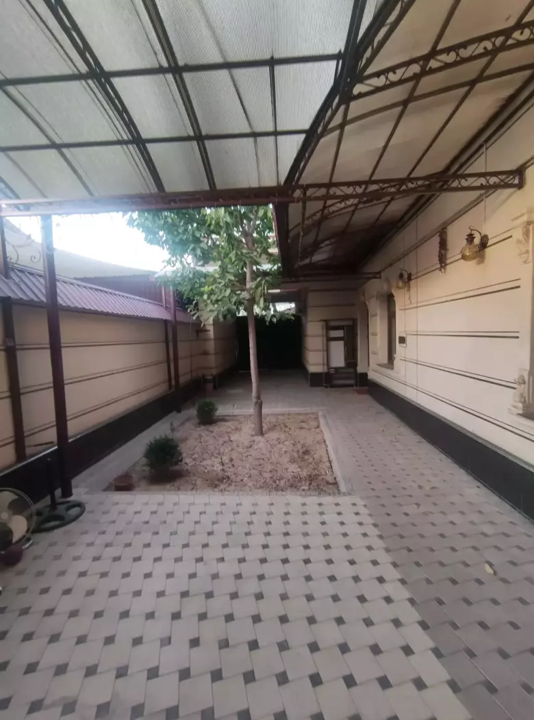 2-этажный дом+подвальчик 2-сотки 6-комнат заезд для машины.