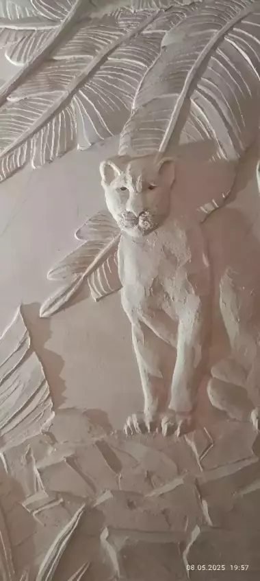 Барельеф, скульптура,роспись!