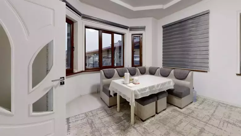 Роскошный дом с 7 спальнями