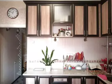 Продаю свою 1в2/3/5 на Ахмад Югнакий (ТТЗ).45 кв. Не торец. Балкон 2*6 м.