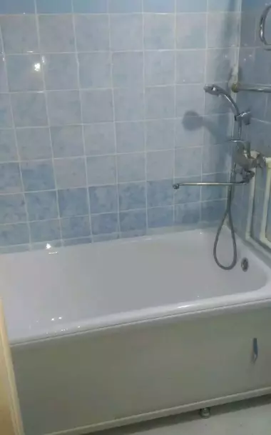 Продаю свою 1в2/3/5 на Ахмад Югнакий (ТТЗ).45 кв. Не торец. Балкон 2*6 м.