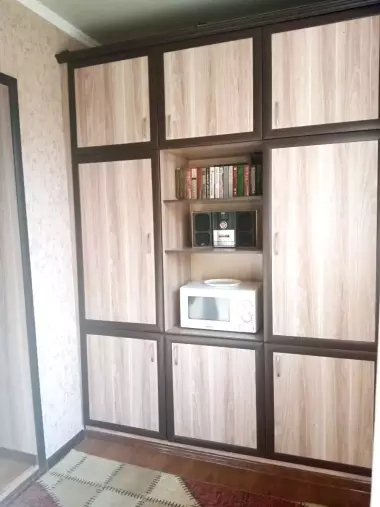 Продаю свою 1в2/3/5 на Ахмад Югнакий (ТТЗ).45 кв. Не торец. Балкон 2*6 м.