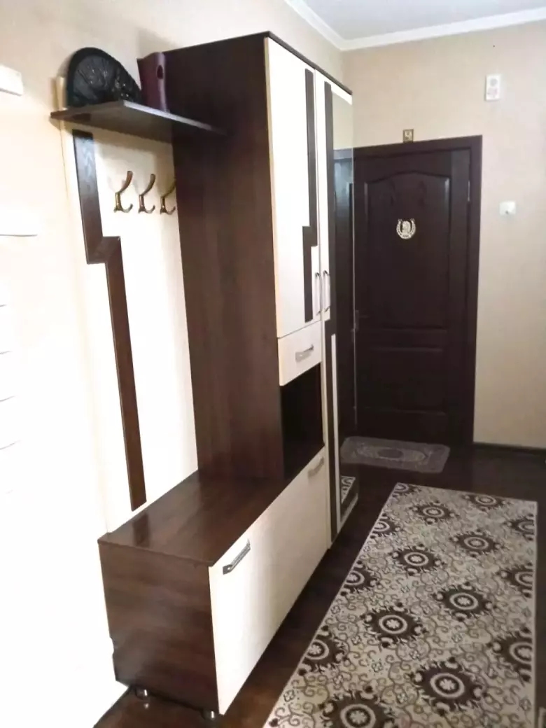 Продаю свою 1в2/3/5 на Ахмад Югнакий (ТТЗ).45 кв. Не торец. Балкон 2*6 м.